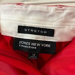 Jones New York stretch, polyester-viscose fabric.